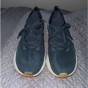 Nike React Infinity
Mens 12 
Navy/light blue
$90